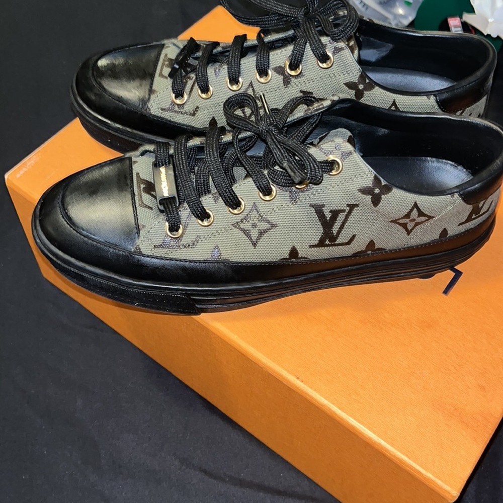 Lv Authentic - image 2